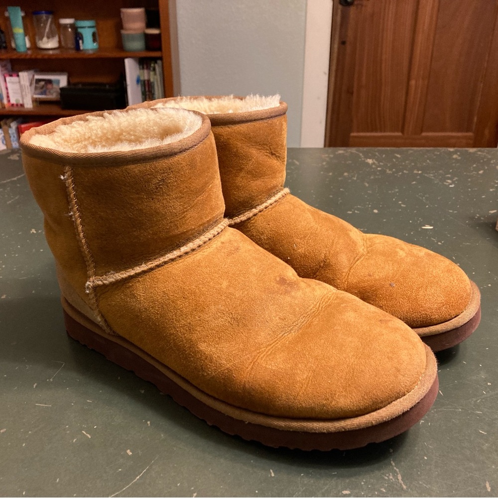 Men's Ugg classic mini boots size 12